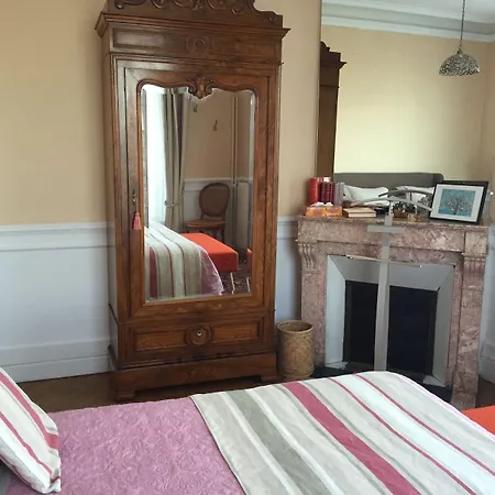 Chateau D'avesnes - Le Castelet Konukevi