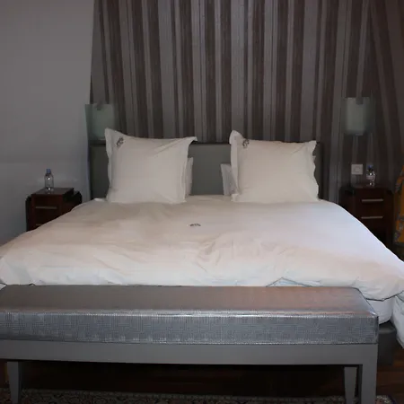 Πανσιόν Chateau D'avesnes - Le Castelet 4*