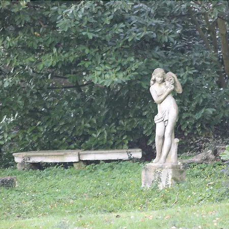 Chateau D'avesnes - Le Castelet Konukevi 4*