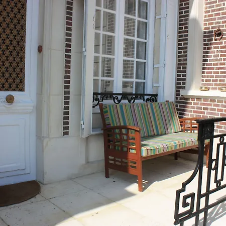 Chateau D'avesnes - Le Castelet Konukevi 4*