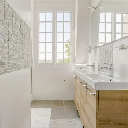 Chateau D'avesnes - Le Castelet Konukevi