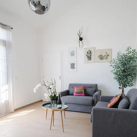 Konukevi Chateau D'avesnes - Le Castelet 4*