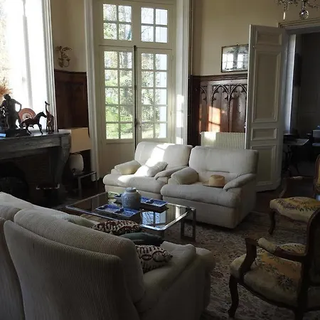 Konukevi Chateau D'avesnes - Le Castelet