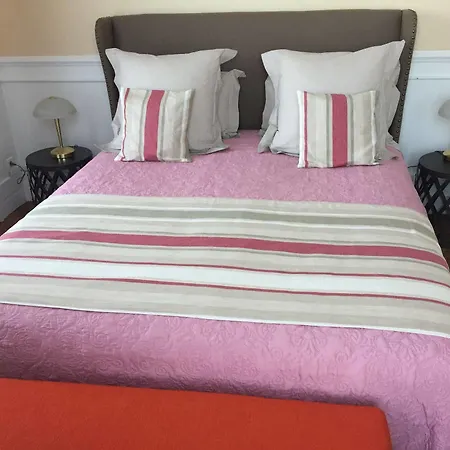 Chateau D'avesnes - Le Castelet Pensionat 3*