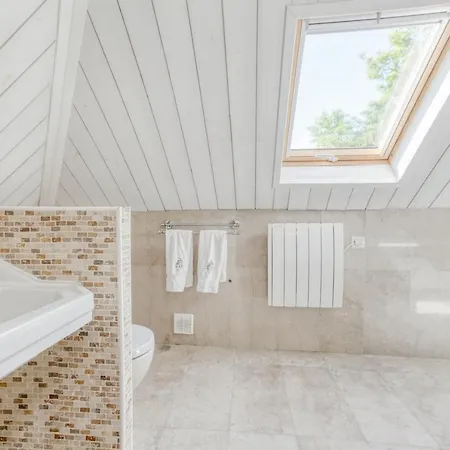 Chateau D'avesnes - Le Castelet Konukevi 4*