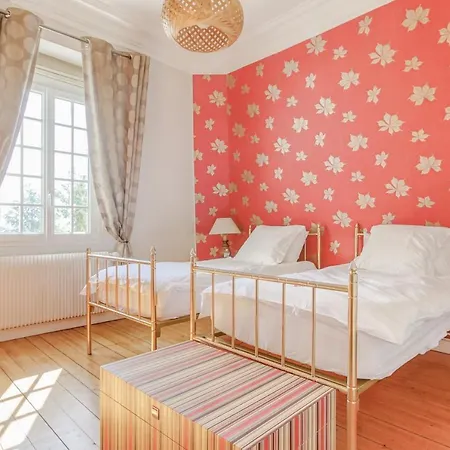 Château D'avesnes - Le Castelet Maison d'hôtes 4*